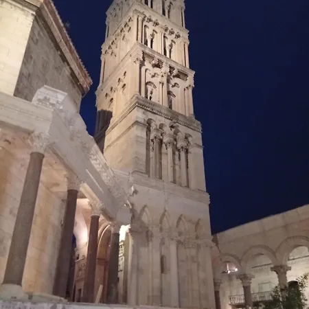 Habibi Tu Silver Gate Diocletians Palac بيت شباب سبليت