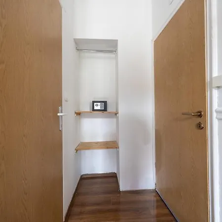 Habibi Tu Silver Gate Diocletians Palac Hostel Split