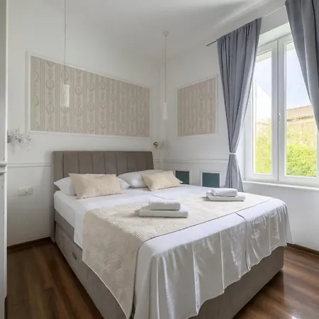 Hostel Habibi Tu Silver Gate Diocletians Palac *