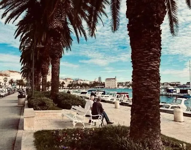 Habibi Tu Silver Gate Diocletians Palac سبليت