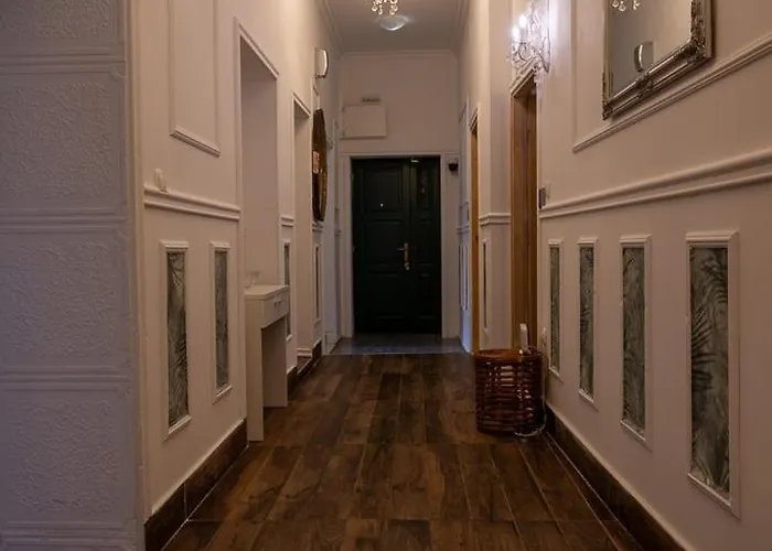 Habibi Tu Silver Gate Diocletians Palac بيت شباب
