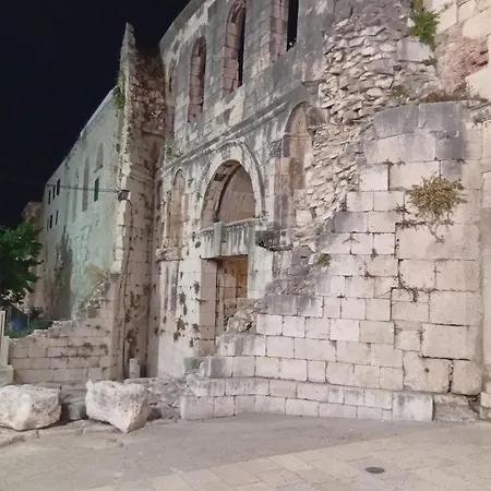 Habibi Tu Silver Gate Diocletians Palac スプリト