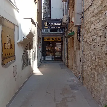 Hostel Habibi Tu Silver Gate Diocletians Palac