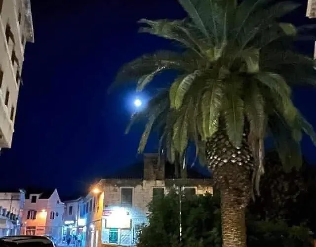 Hostel Habibi Tu Silver Gate Diocletians Palac Split