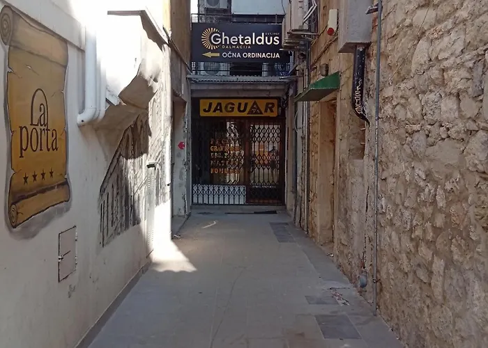 Hostel Habibi Tu Silver Gate Diocletians Palac