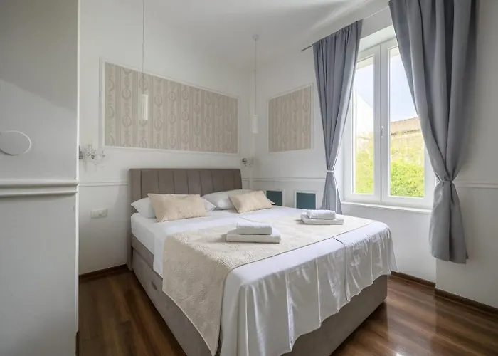 Hostel Habibi Tu Silver Gate Diocletians Palac *