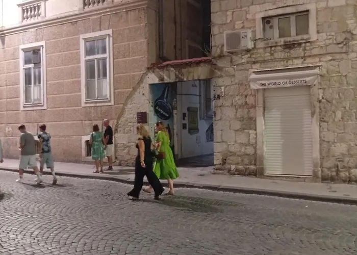 Habibi Tu Silver Gate Diocletians Palac ホステル